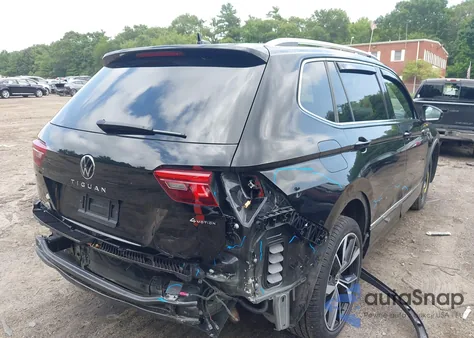 2023 Volkswagen Tiguan 2.0T Sel R-Line z USA, uszkodzony, nr VIN 3VV4B7AX7PM120676